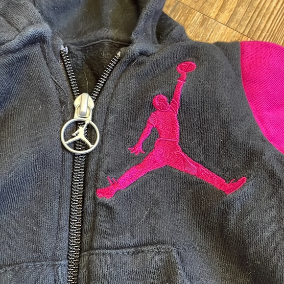 Jordan Girls Sweatsuit Black/Pink Size 6-9 Months - Picture 3 of 9
